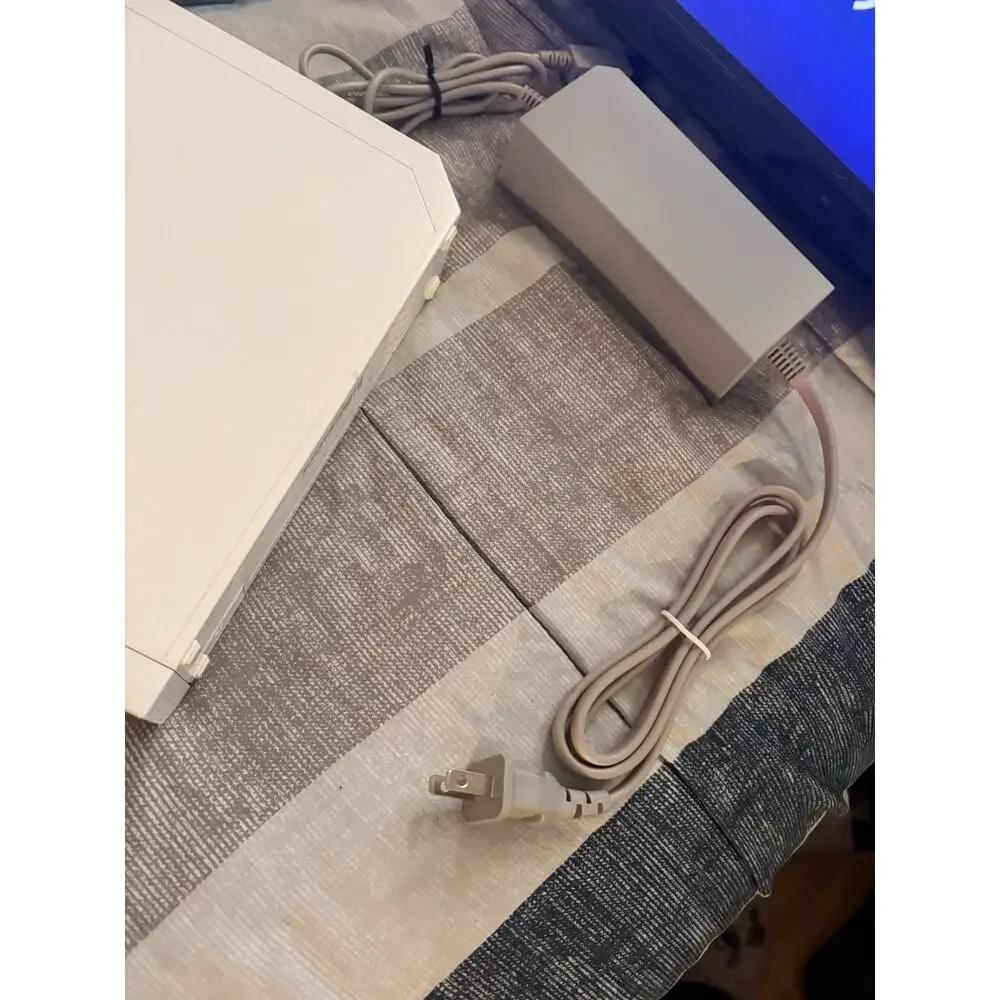 Nintendo Wii Console With everything shown in the photos